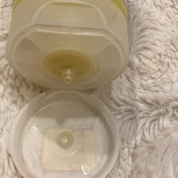 Bath & Body Works Sea Island Cotton Creamy Body Wash - White and Green - Picture 5 of 6